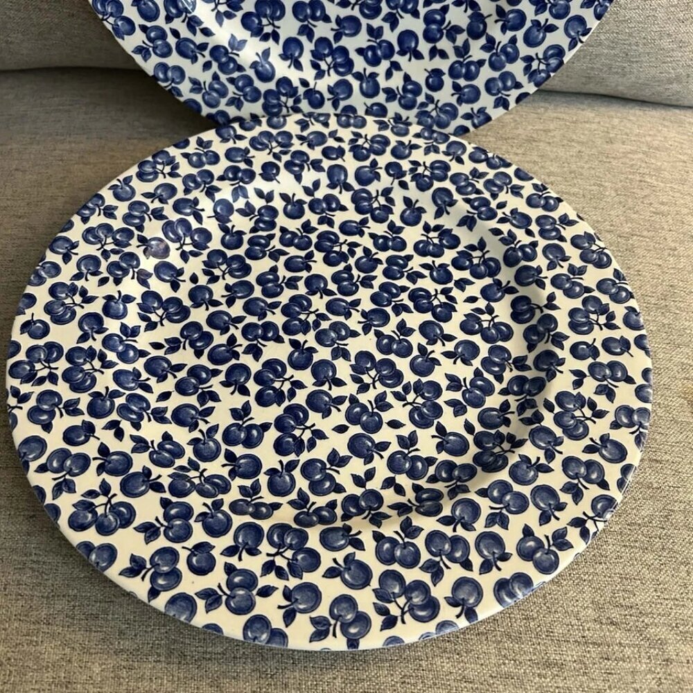 Pair of English Ironstone Blue & White Fruit & Leaves Dinner Plates - Picture 3 of 5